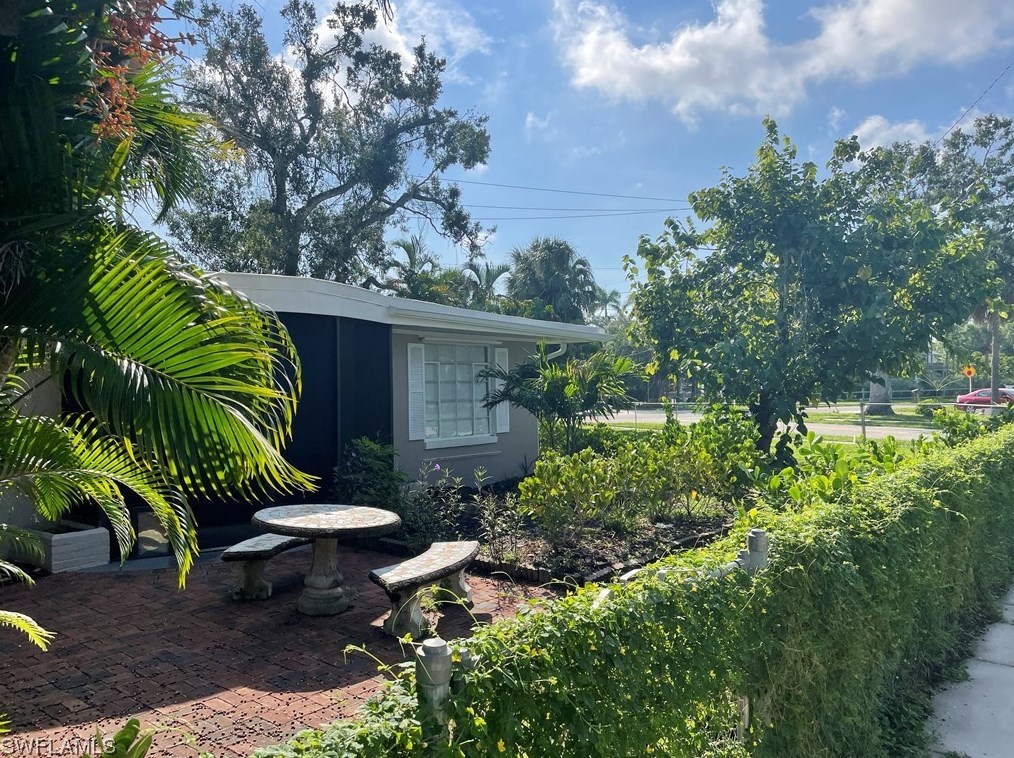 1615 Avalon Pl, Fort Myers, FL 33901-2428