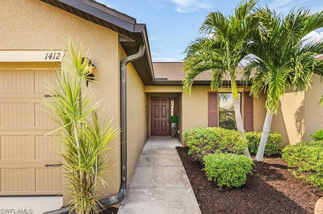 1412 8th Ct, Cape Coral, FL 33991-3904