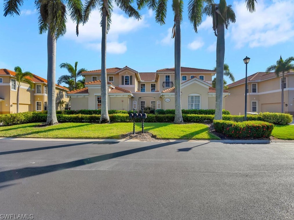 11061 Harbour Yacht Ct, Fort Myers, FL 33908-1109