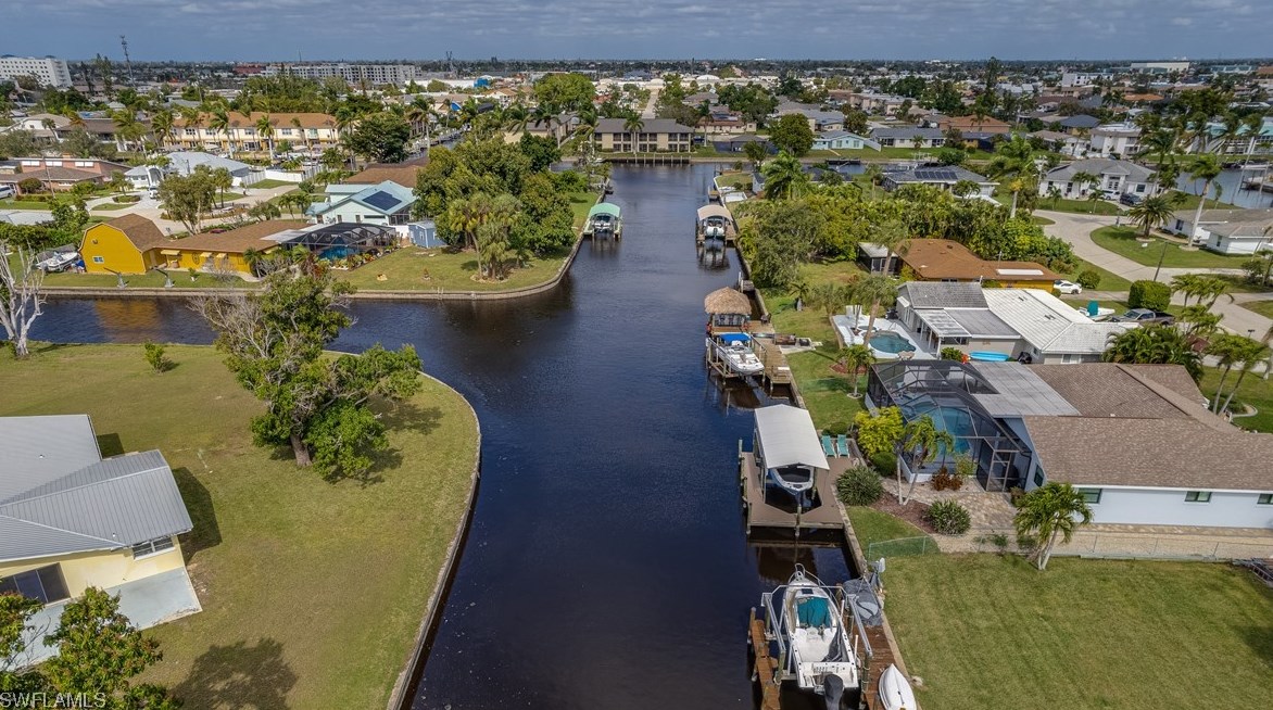 5213 Versailles Ct, Cape Coral, FL 33904-5666