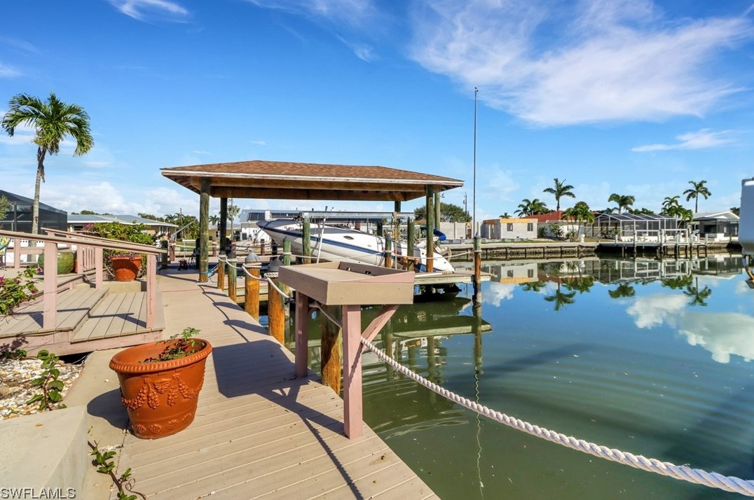 120 Albatross St, Fort Myers Beach, FL 33931