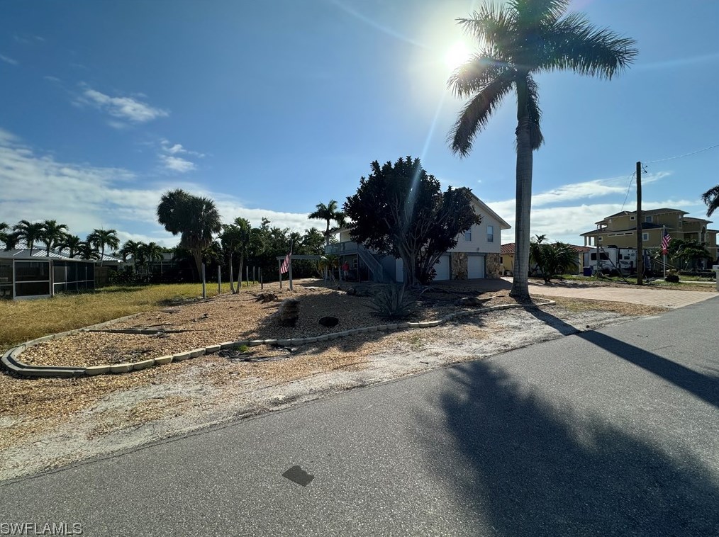 170 Tarpon Rd, Fort Myers Beach, FL 33931