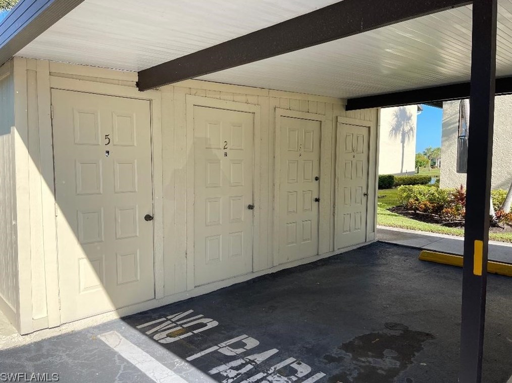 8655 Charter Club Cir, Fort Myers, FL 33919-6835