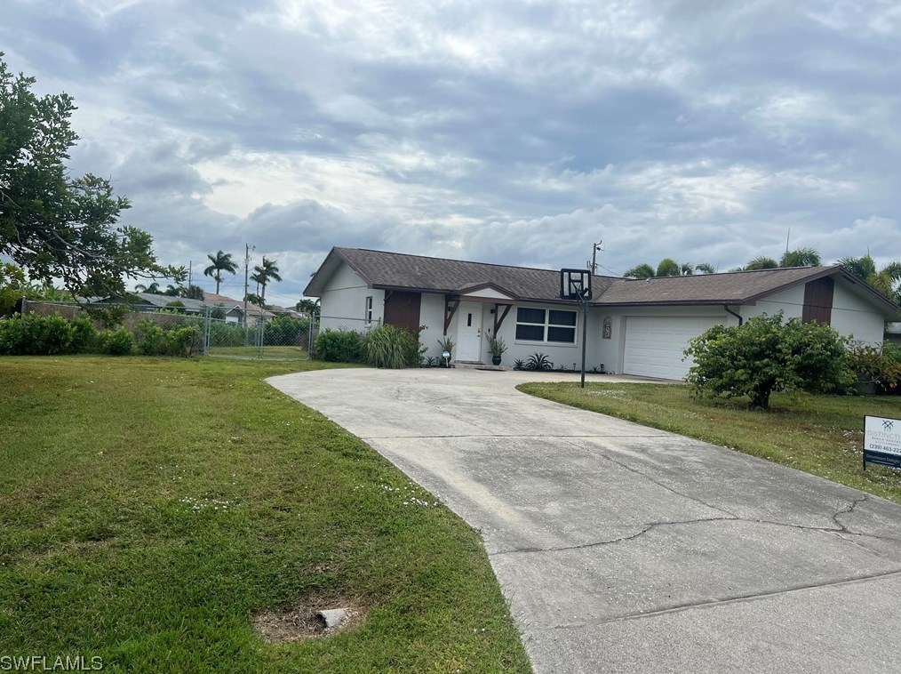 118 46th Ter, Cape Coral, FL 33904-8333