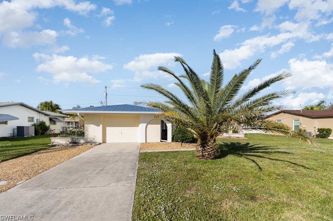 205 44th Ter, Cape Coral, FL 33904-8450