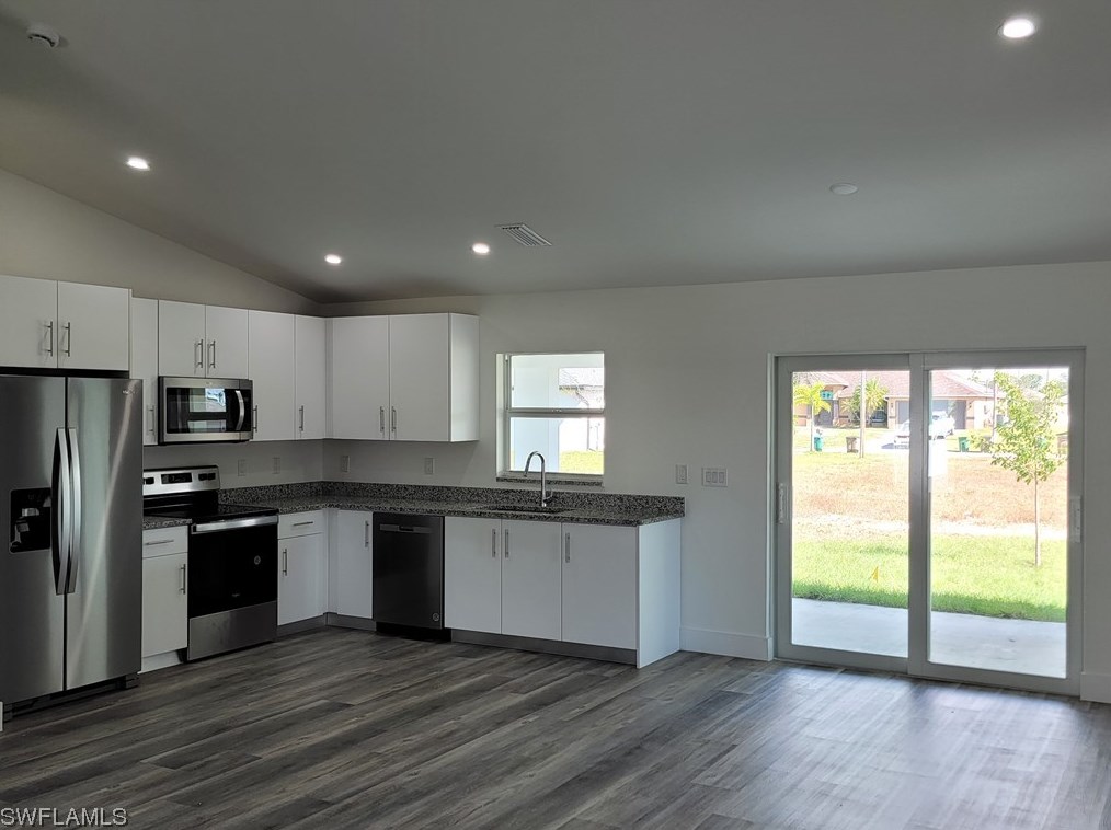 2837 21st Pl, Cape Coral, FL 33993-8443