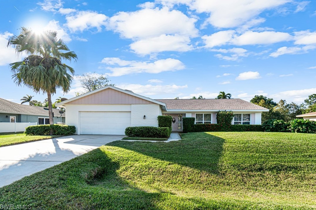 7068 Overlook Dr, Fort Myers, FL 33919-6817