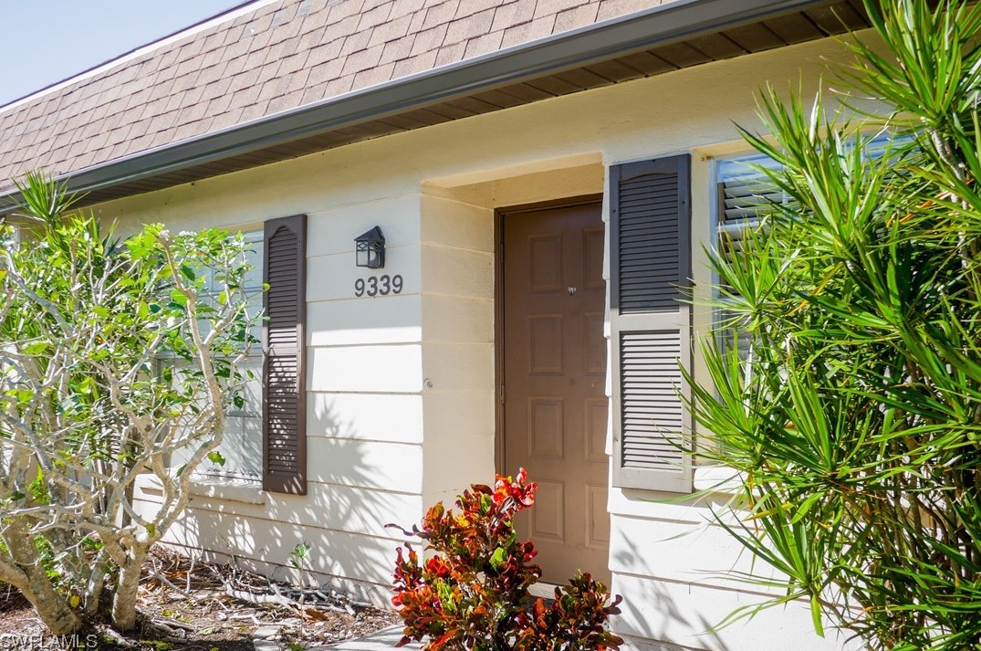 9339 Lennex Ln, Fort Myers, FL 33919-4316