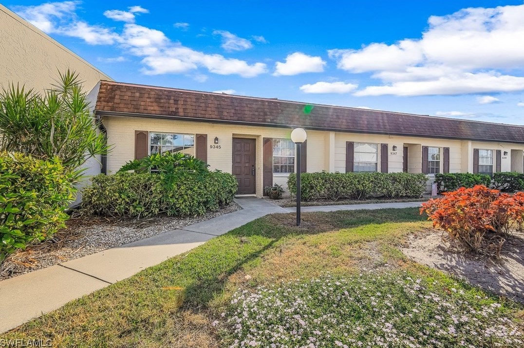 9345 Lennex Ln, Fort Myers, FL 33919-4316
