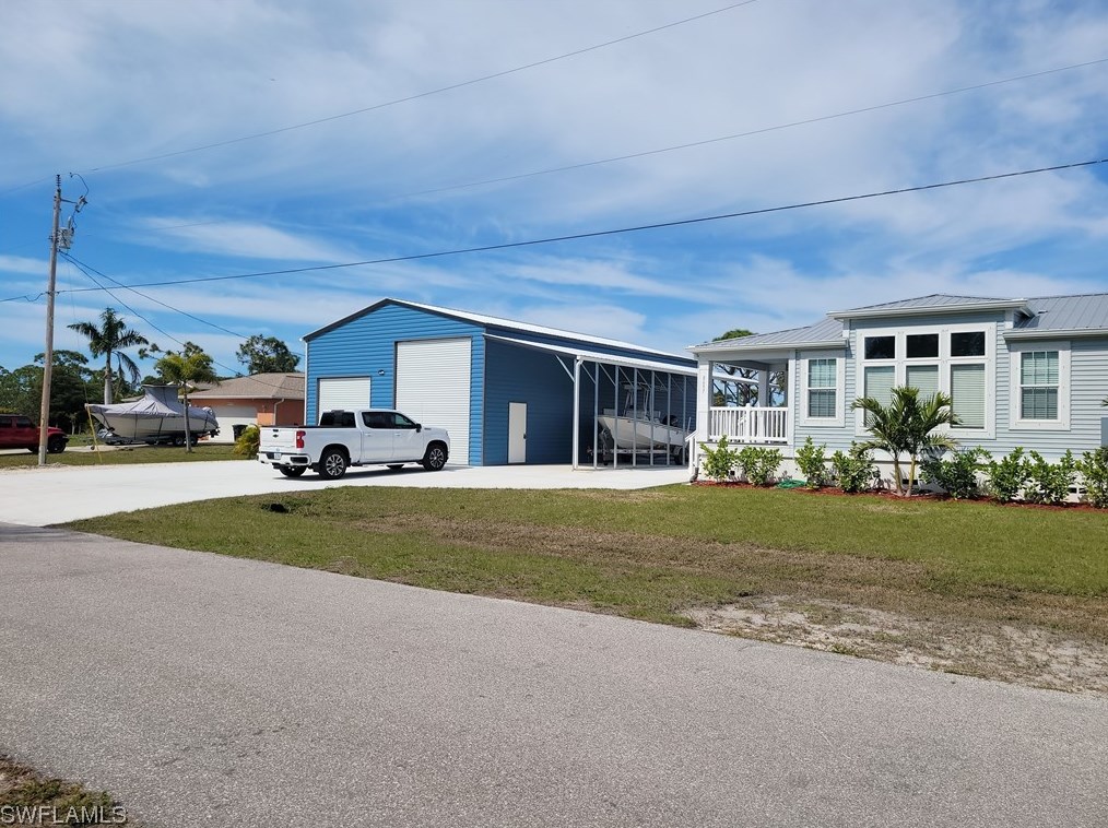 8697 Yukon Ct, Saint James City, FL 33956-3042