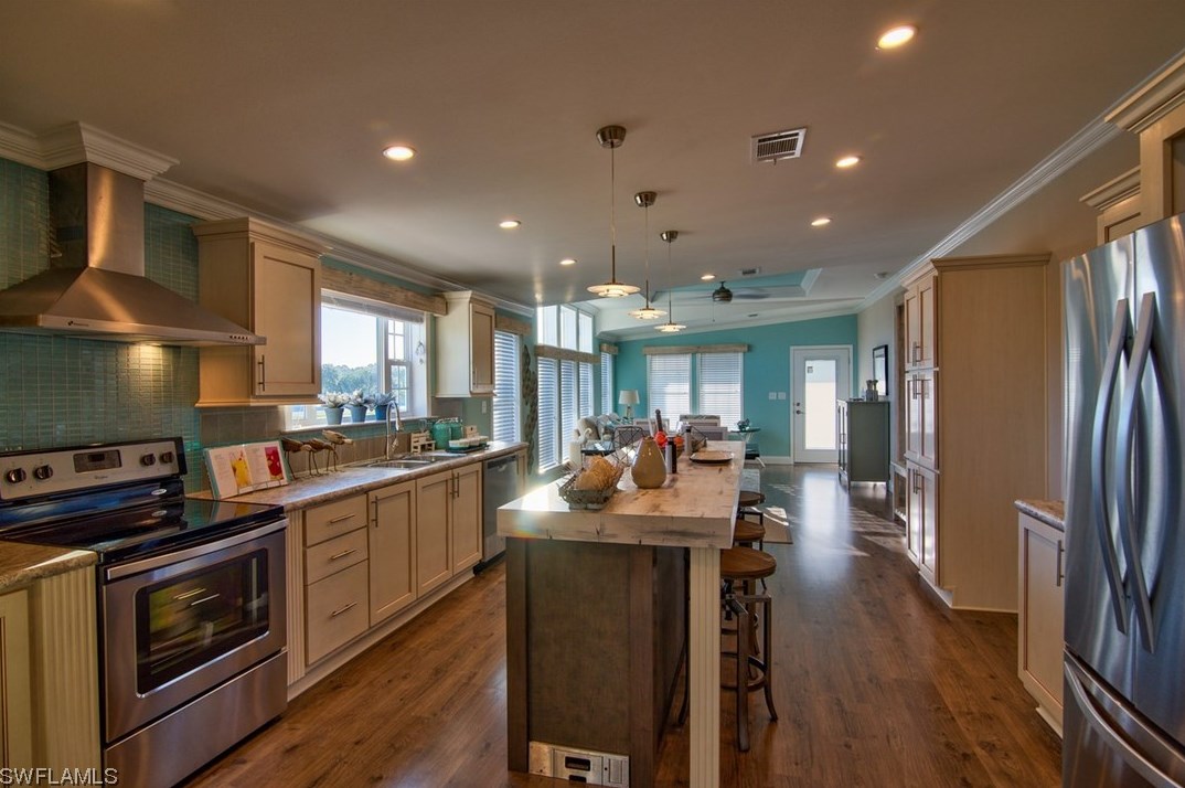 8697 Yukon Ct, Saint James City FL  33956-3042 exterior