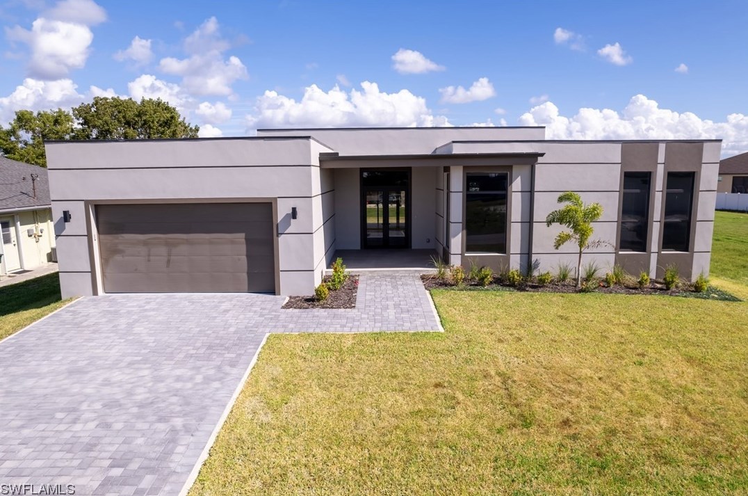 105 37th Pl, Cape Coral, FL 33993-6948
