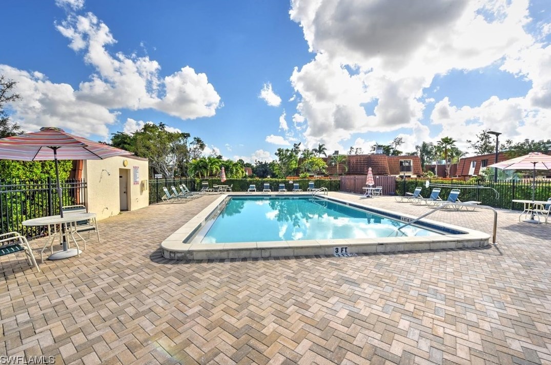 1454 Park Shore Cir, Fort Myers, FL 33901-9621