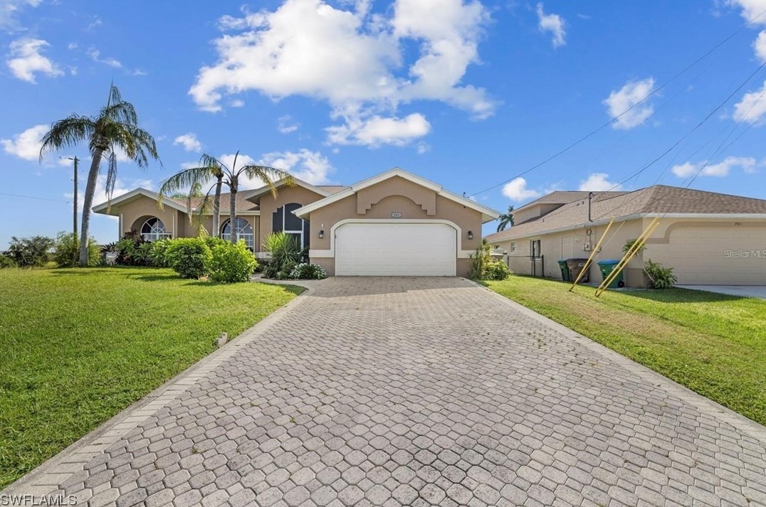 201 4th Pl, Cape Coral, FL 33990