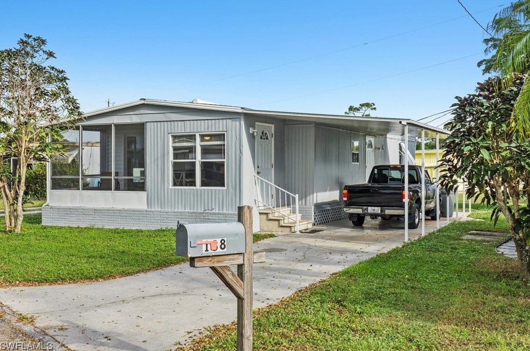 138 Flame Ln, Fort Myers, FL 33917-6521