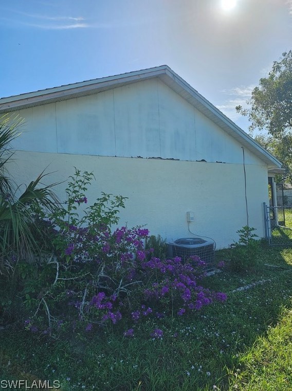 902 17th Ter, Cape Coral, FL 33909-8904