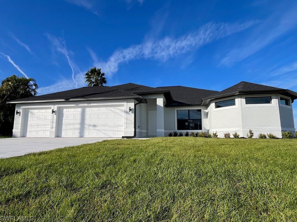 823 24th St, Cape Coral, FL 33991-3664