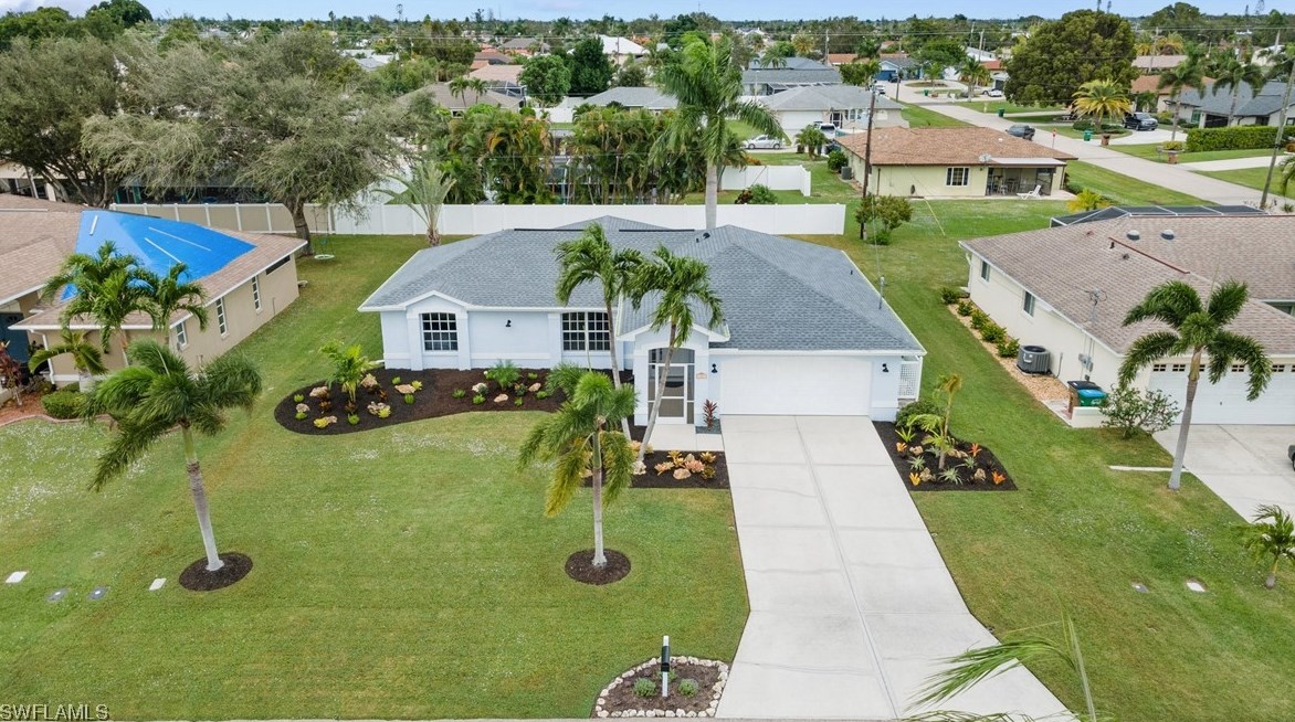 709 35th Ter, Cape Coral, FL 33904-4942