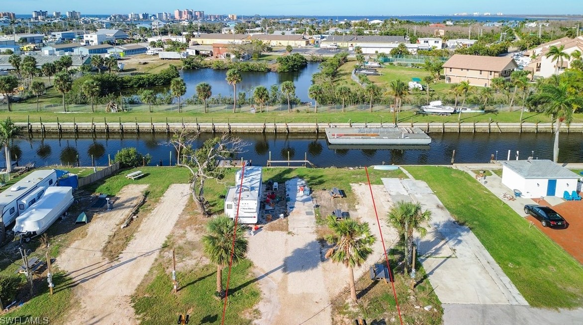 863 Oak St, Fort Myers Beach, FL 33931