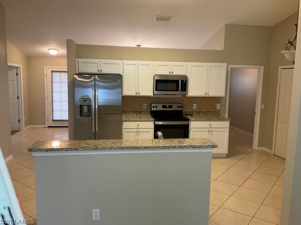 1118 Se 14th St, Cape Coral, FL 33990