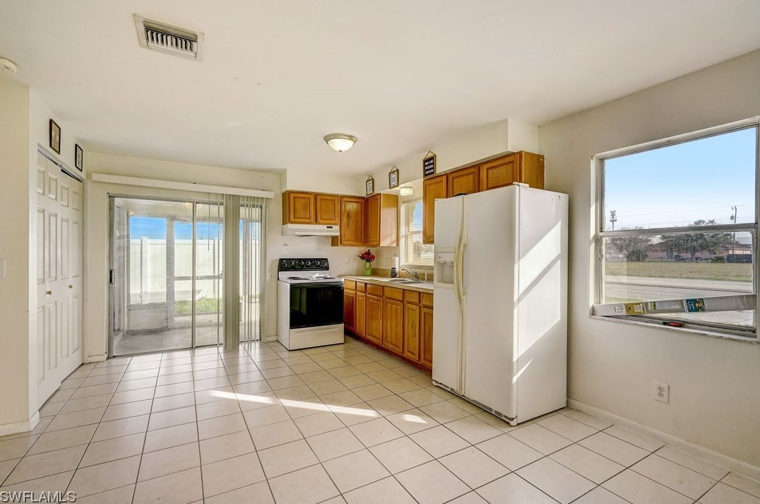 1948 Skyline Blvd, Cape Coral, FL 33991-3315