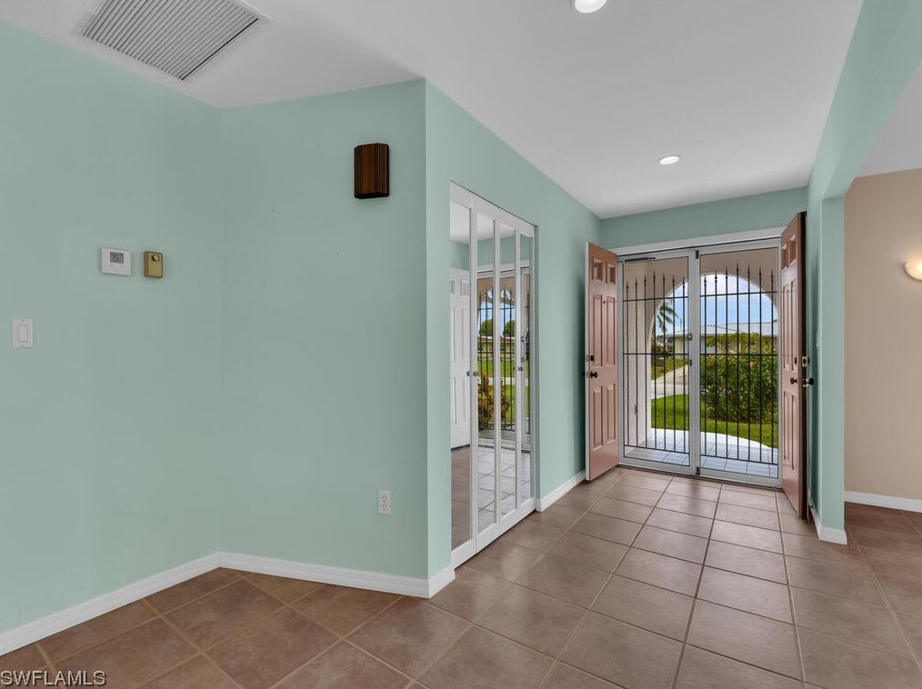 2840 18th Ct, Cape Coral, FL 33904-4010