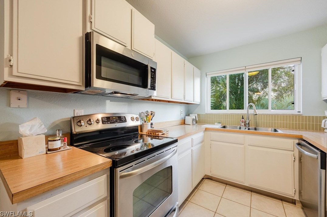 2018 Lighthouse Ct, Labelle FL  33935-5315 exterior