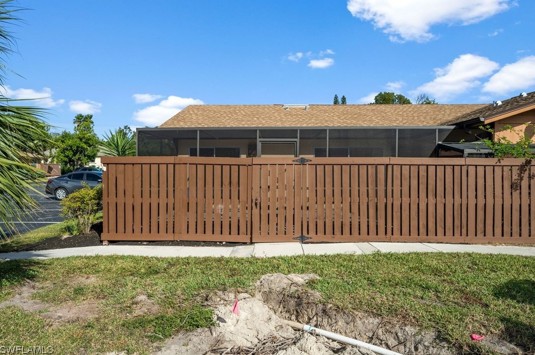 6314 Royal Woods Dr, Fort Myers, FL 33908-6185
