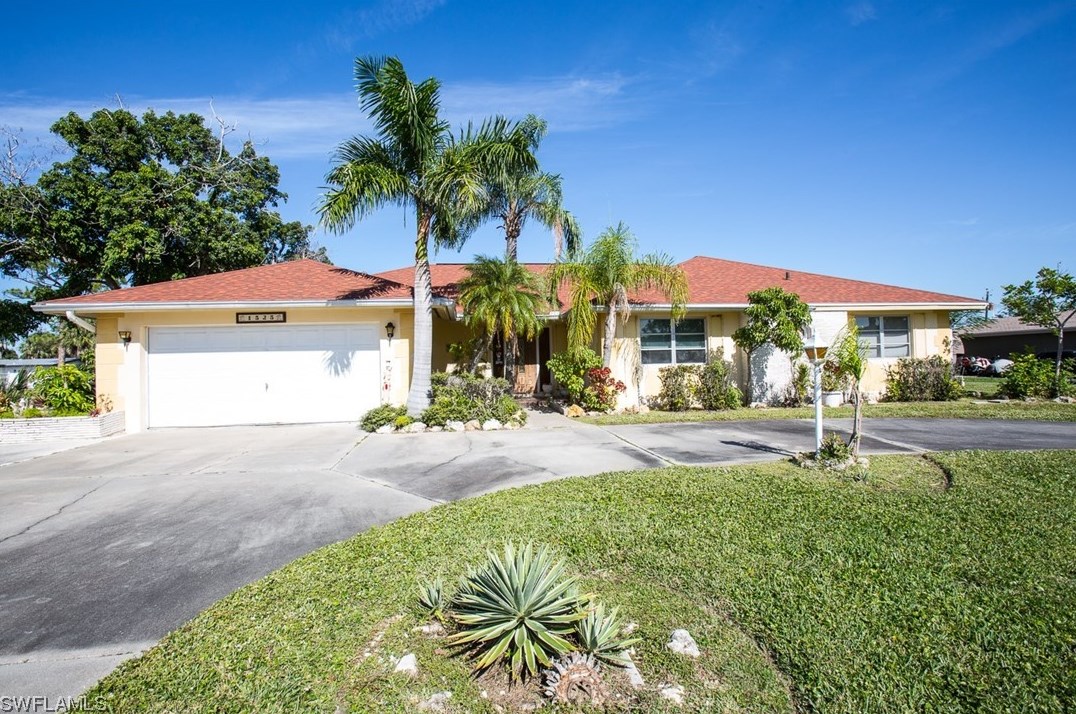 1525 Pinecrest Rd, Fort Myers, FL 33919