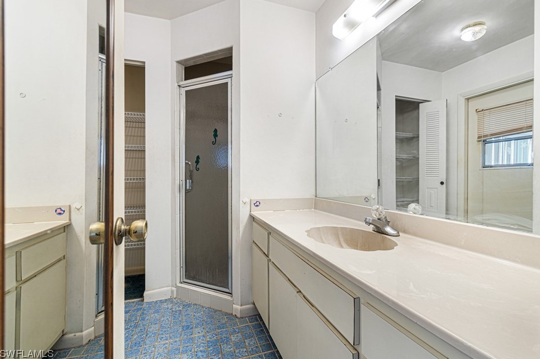 289 Ground Dove Cir, Lehigh Acres FL 33936-6931 exterior