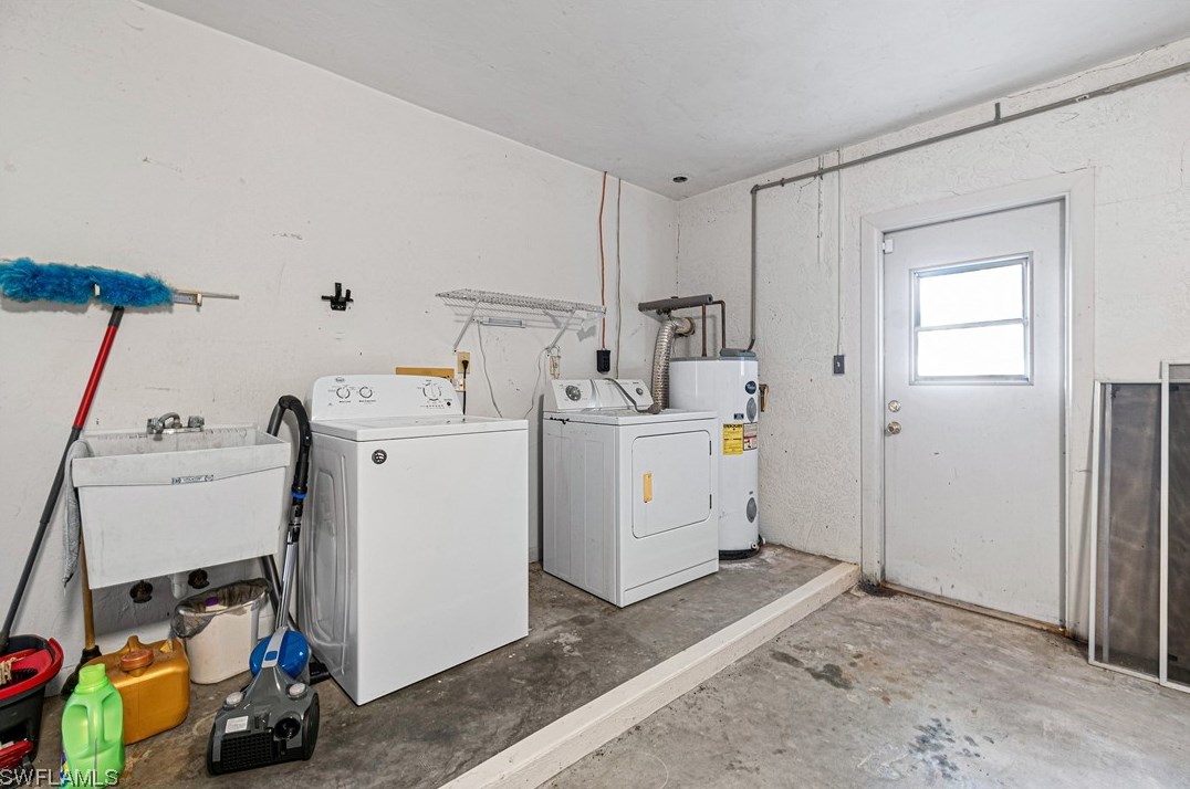 289 Ground Dove Cir, Lehigh Acres FL 33936-6931 exterior