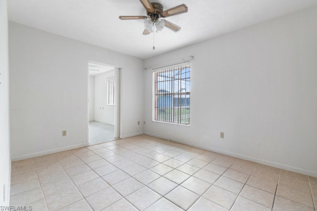 289 Ground Dove Cir, Lehigh Acres FL 33936-6931 exterior