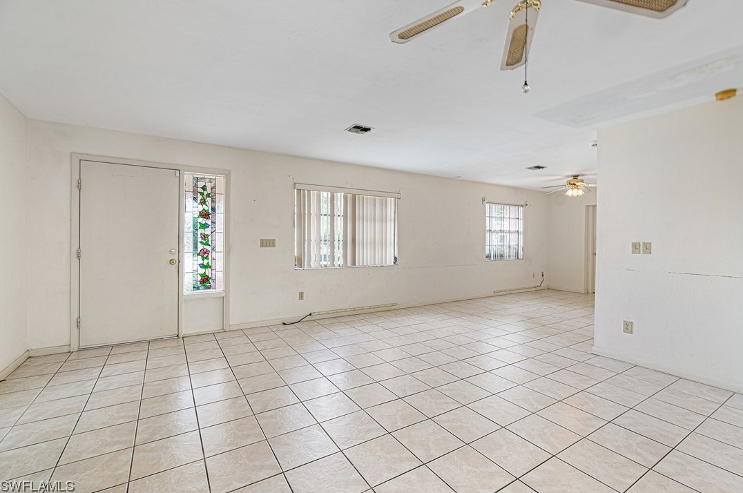 289 Ground Dove Cir, Lehigh Acres FL 33936-6931 exterior