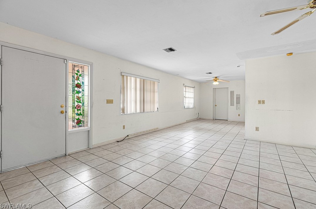 289 Ground Dove Cir, Lehigh Acres FL 33936-6931 exterior