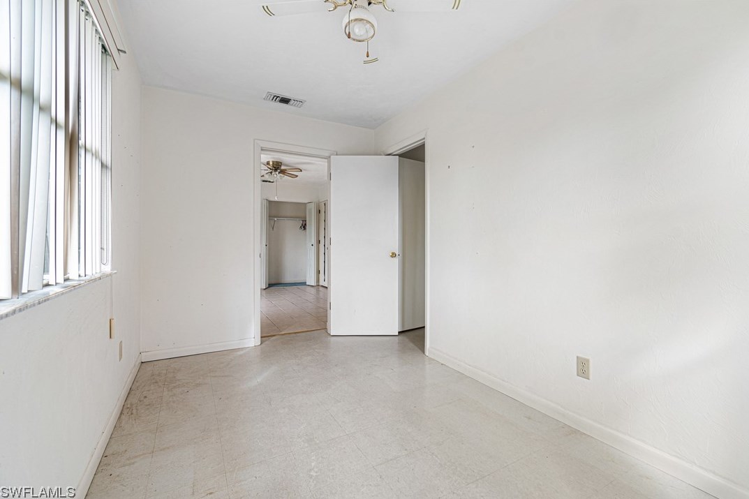 289 Ground Dove Cir, Lehigh Acres FL 33936-6931 exterior