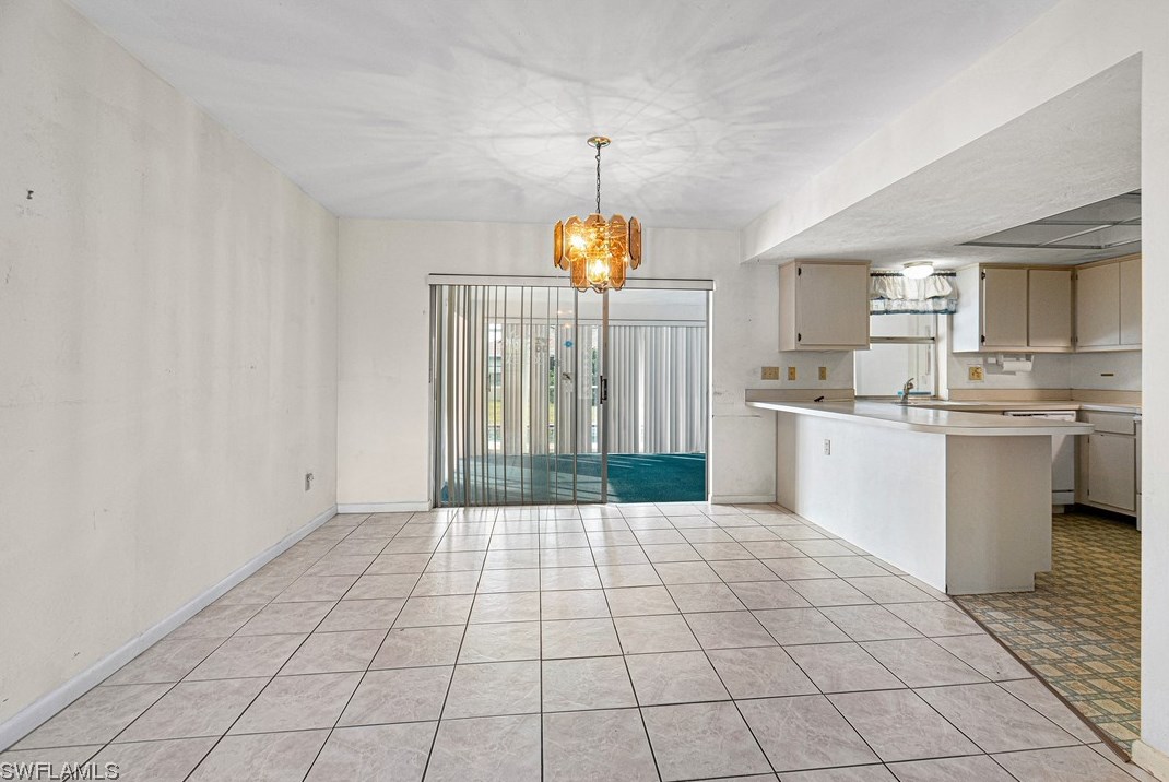 289 Ground Dove Cir, Lehigh Acres FL 33936-6931 exterior