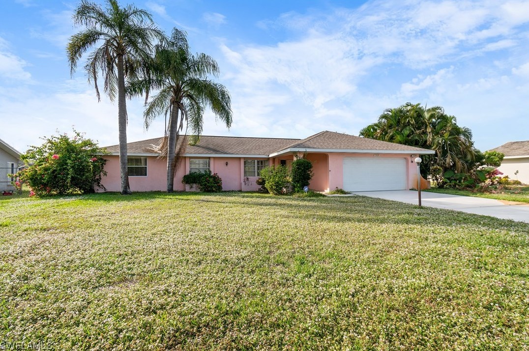 289 Ground Dove Cir, Lehigh Acres FL 33936-6931 exterior