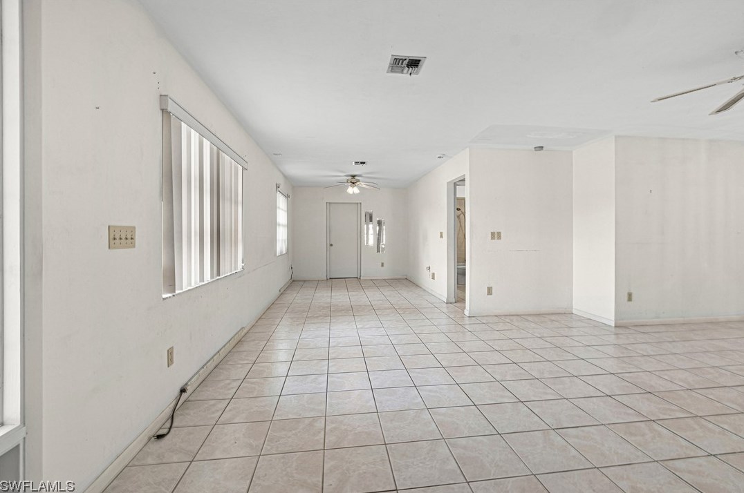 289 Ground Dove Cir, Lehigh Acres FL 33936-6931 exterior