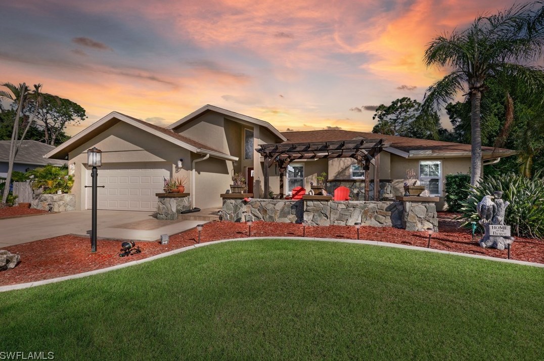 4300 Glasgow Ct, Fort Myers, FL 33903-4919