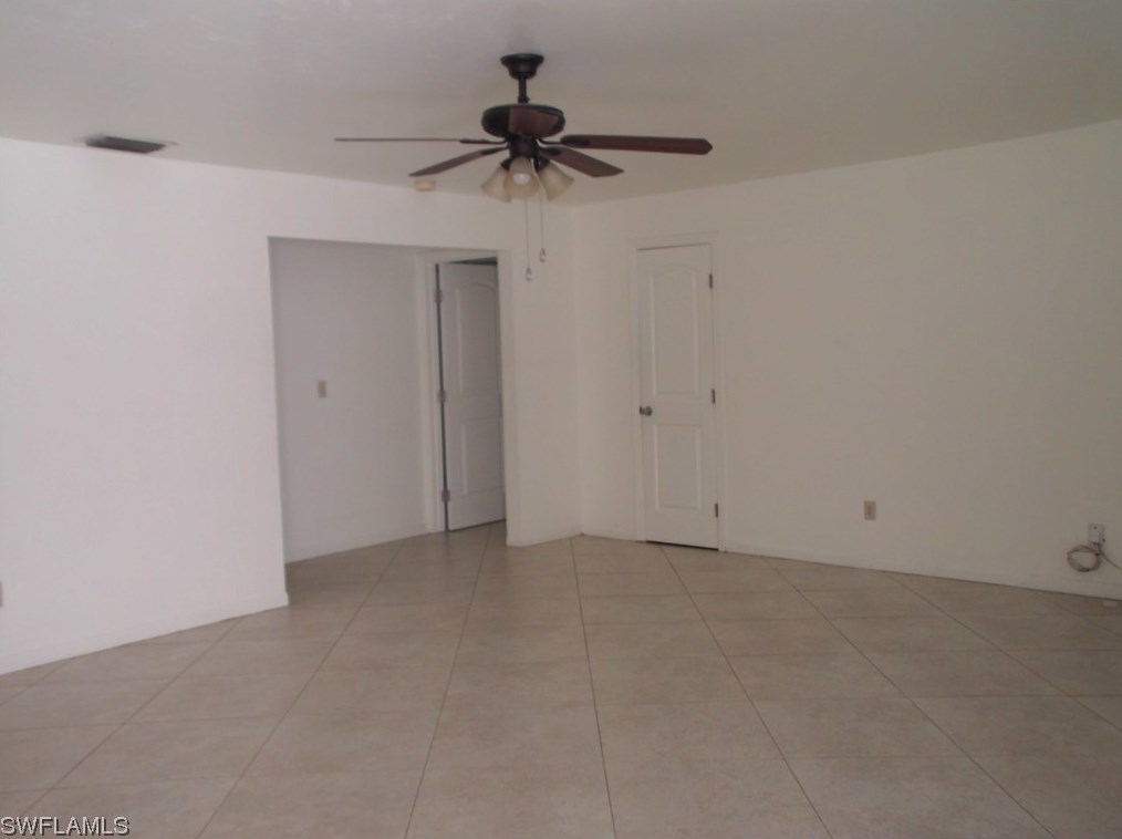 2183 Wyandotte Ave, Alva FL  33920-1019 exterior