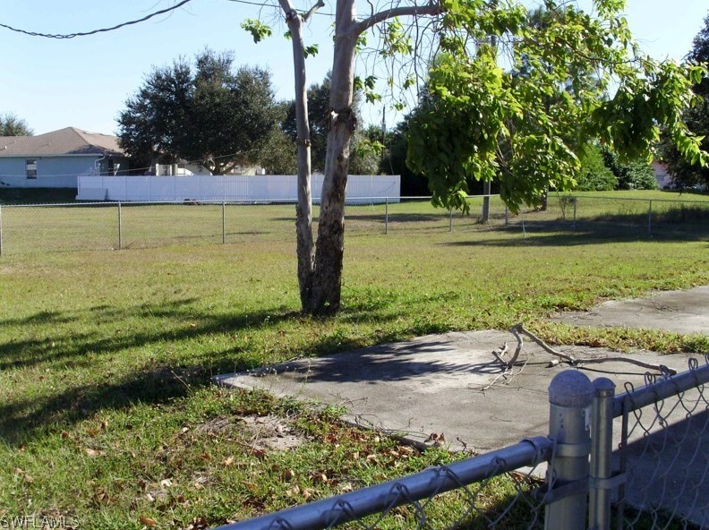 2183 Wyandotte Ave, Alva, FL 33920