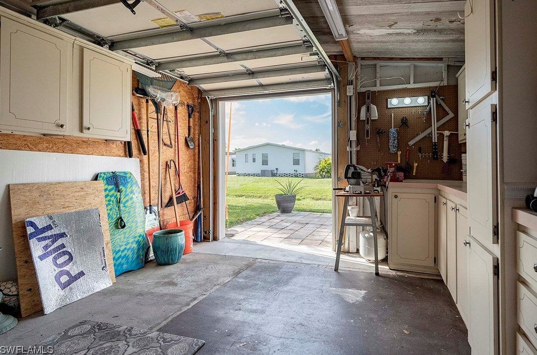 9062 Flamingo Cir, Fort Myers FL  33903-2178 exterior