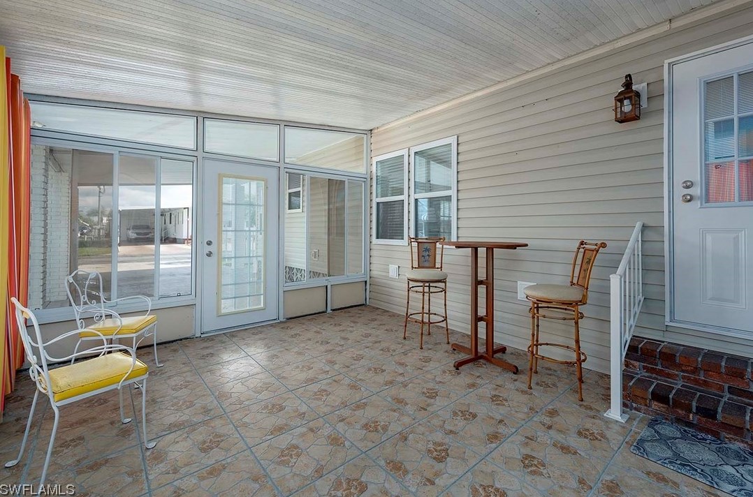 9062 Flamingo Cir, Fort Myers FL  33903-2178 exterior