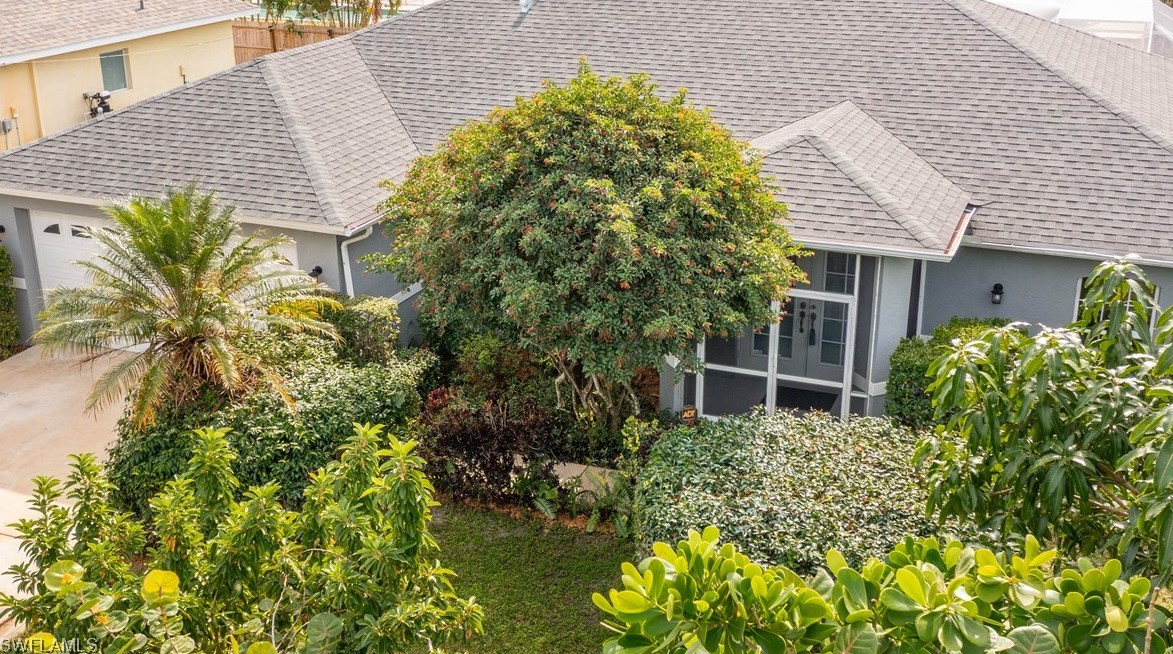 9044 Cypress Dr, Fort Myers, FL 33967-5222