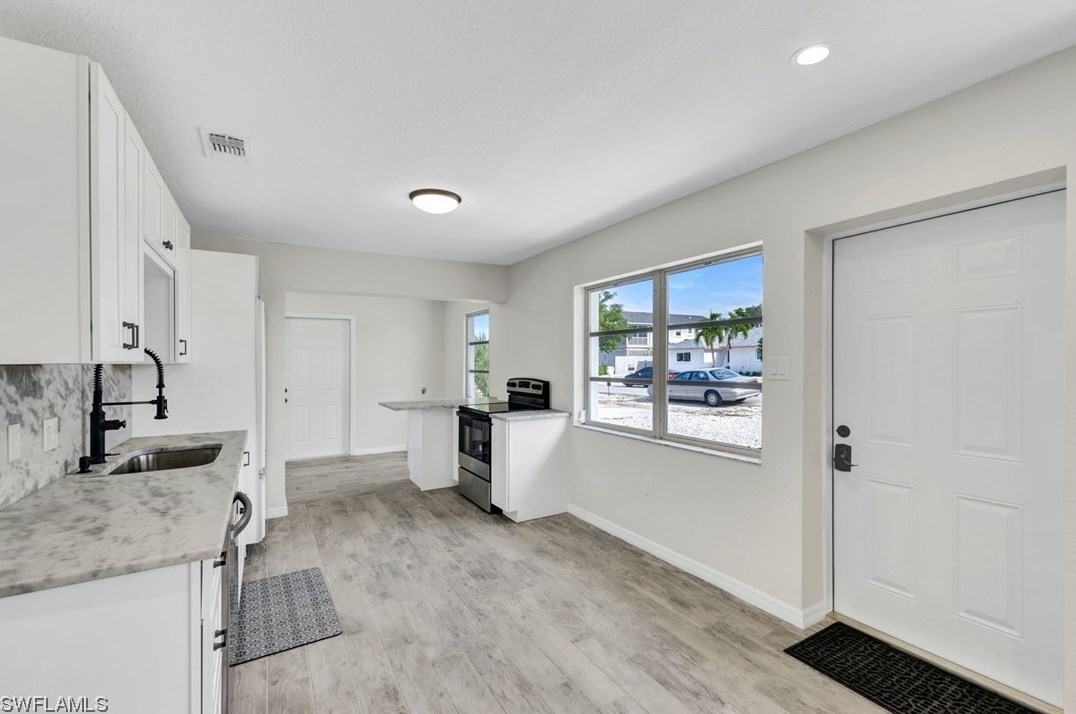 191 Hibiscus Dr, Fort Myers Beach, FL 33931-3831