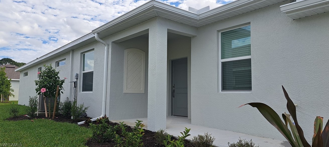 9093 Leatherwood Loop, Lehigh Acres, FL 33936