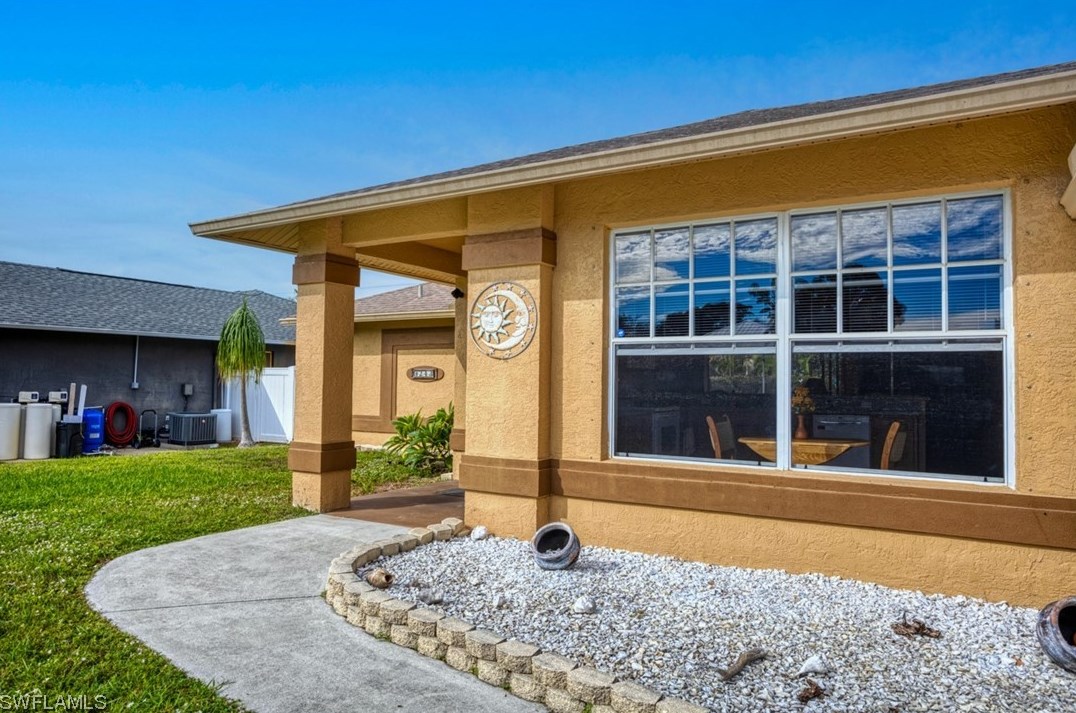 9243 Crocus Ct, Fort Myers, FL 33967-5427
