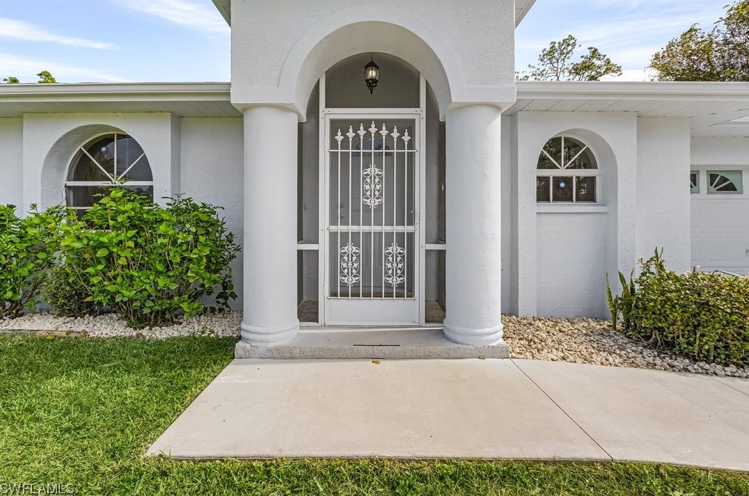 718 Canton Ave, Lehigh Acres, FL 33972