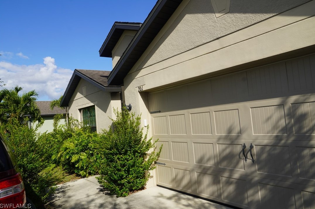 201 Shadow Lakes Dr, Lehigh Acres, FL 33974-0806