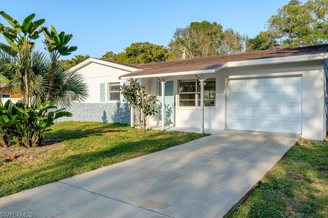 13896 Matanzas Dr, Fort Myers, FL 33905-2161